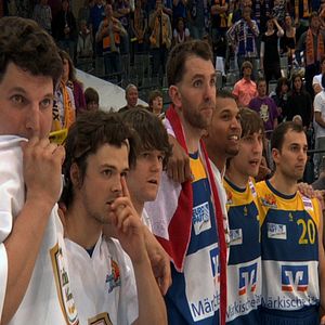 Foto Phoenix in der Asche