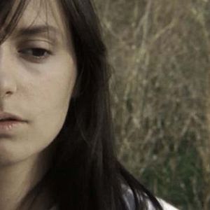 Foto A travers les branches d'un arbre