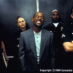 Foto De ladrón a policía