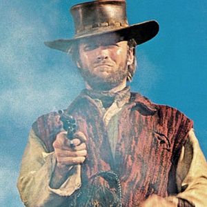 Foto Dos mulas y una mujer