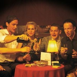 Foto La Cacatúa roja