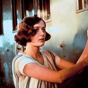 Foto Eine blassblaue Frauenschrift