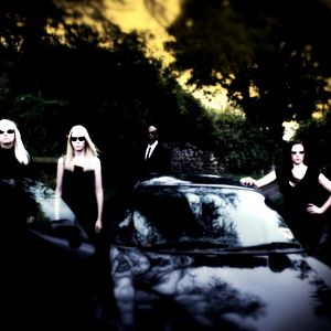 Foto The Dark Watchers: The Women in Black