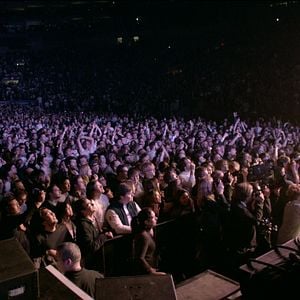 Foto Shut Up And Play The Hits