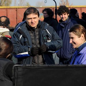 Foto Más allá de las colinas