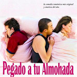 Foto Pegado a tu almohada