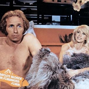 Foto El gran rubio con un zapato negro