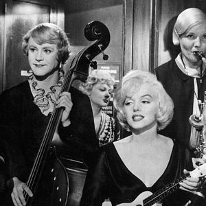 Foto Con faldas y a lo loco