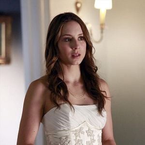 Foto Troian Bellisario