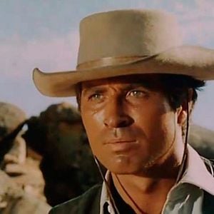 Foto Dos cruces en Danger Pass