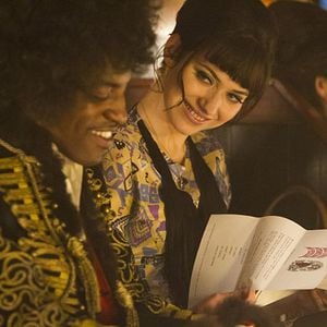 Foto All Is By My Side