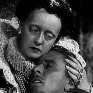 Foto Un hombre en la red