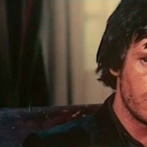 Foto El puro se sienta, espera y dispara