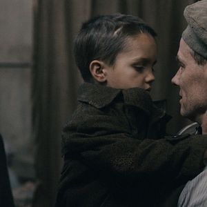 Foto Desnudo entre lobos