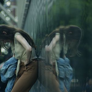 Foto She's Lost Control