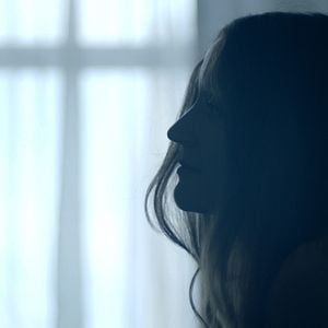 Foto She's Lost Control