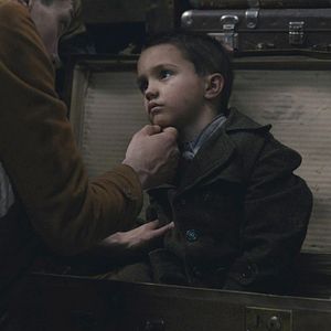 Foto Desnudo entre lobos