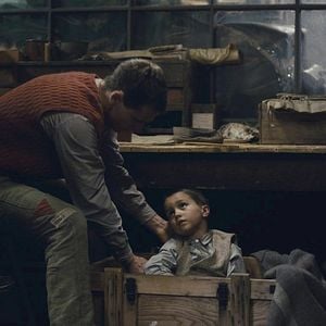 Foto Desnudo entre lobos