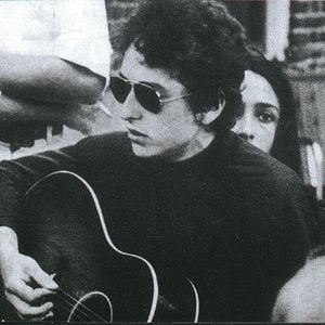 Foto The Other Side of the Mirror: Bob Dylan at the Newport Folk Festival