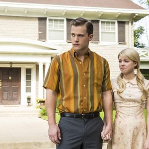 Foto Flores en el ático 2: Pétalos al viento