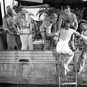 Foto La mujer y el monstruo