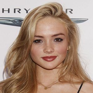 Foto Natalie Alyn Lind