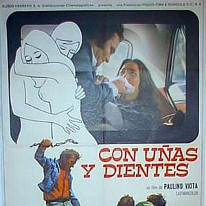 Foto Con uñas y dientes