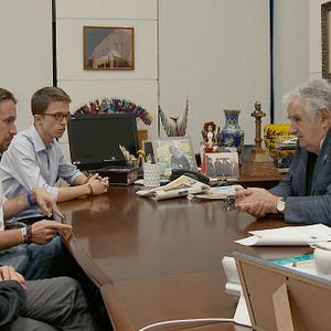 Foto Política, Manual de Instrucciones