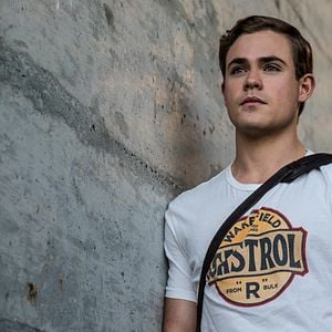 Foto Dacre Montgomery