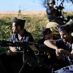 Foto España en dos trincheras. La guerra civil en color