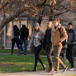 Foto Lucien Laviscount