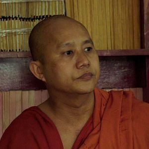 Foto Le Vénérable W.