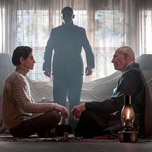 Foto Raymond J. Barry