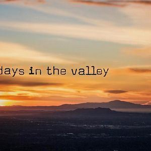 Foto Ten Days In The Valley