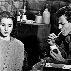 Foto Una tumba al amanecer