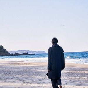 Foto En la playa sola de noche