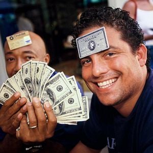 Foto Generation Wealth