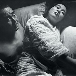 Foto La mujer insecto