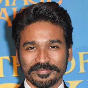 Foto V Dhanush
