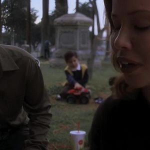 Foto A dos metros bajo tierra