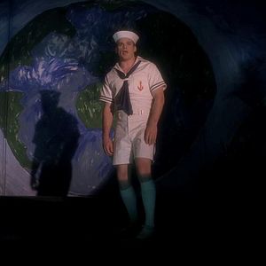 Foto A dos metros bajo tierra