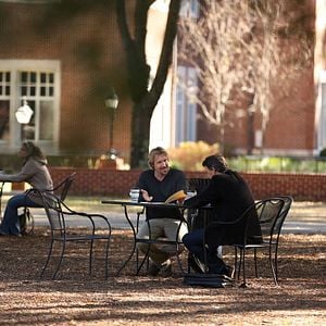 Foto Dios no está muerto: Una luz en la oscuridad
