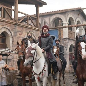 Foto Diriliş Ertuğrul