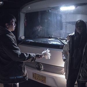 Foto An Elephant Sitting Still