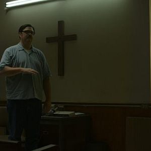 Foto Cameron Britton