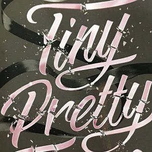 Foto Delicadas y crueles