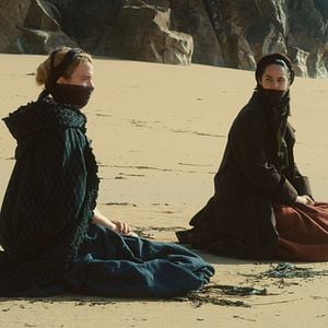 Foto Retrato de una mujer en llamas