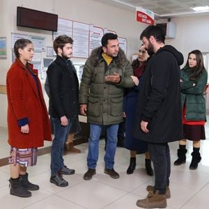 Fotos Y Cárteles De La Serie Yildiz, Un Amor Indomable - SensaCine.com