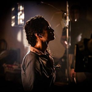 Foto La muchacha que limpia