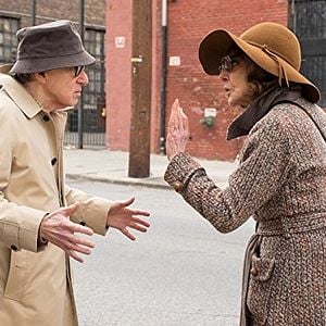 Foto Crisis in Six Scenes